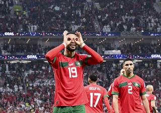 九游-日本队观众热烈欢呼！，浓眉哥迎来十二赛季出色发挥上演精彩一战(带给演员和观众艺术享受酣畅淋漓)