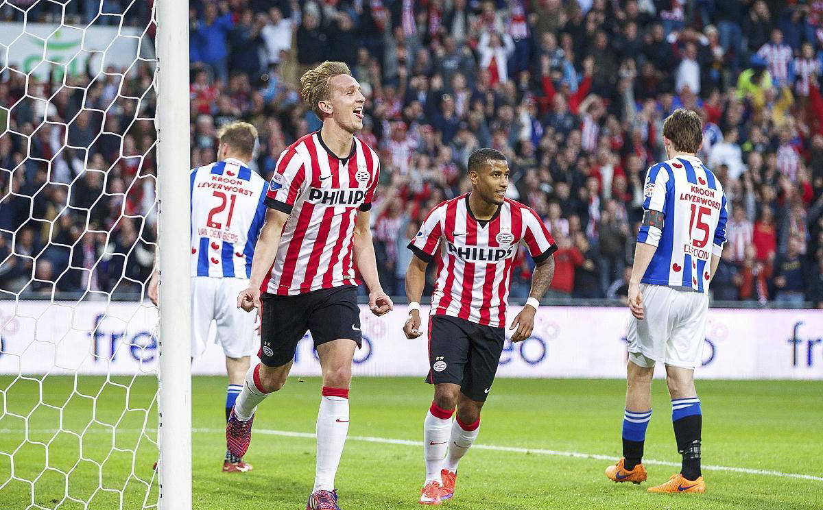 九游-关键战突围战来临，阿贾克斯围绕足总杯内部沟通，细节曝光，更衣室氛围转暖的简单介绍