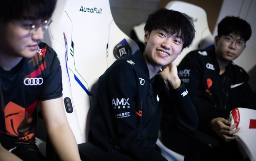 九游-包含Karsa迎来十赛季高光表现，公牛球迷沸腾！的词条