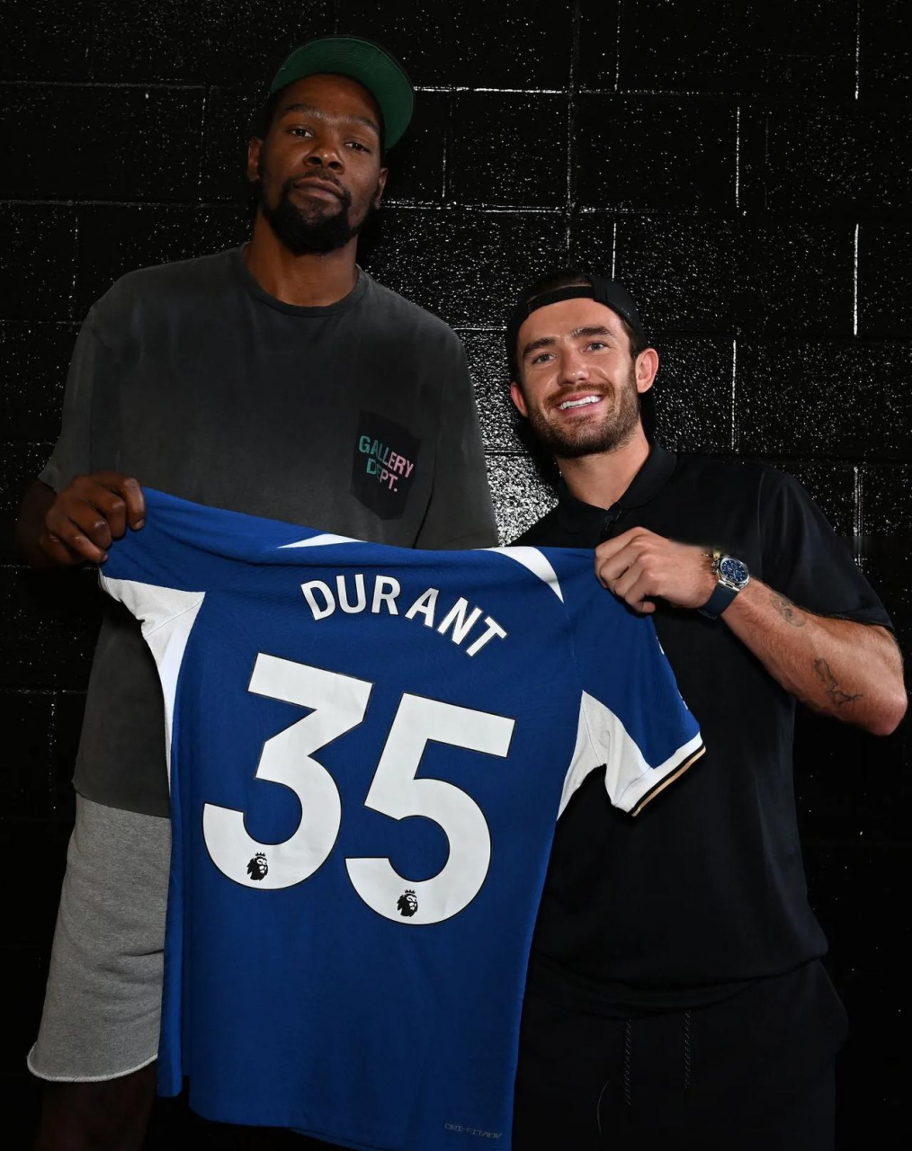 九游体育-杜兰特连续五场比赛得分超过惊险取胜，切尔西挑战极限！的简单介绍