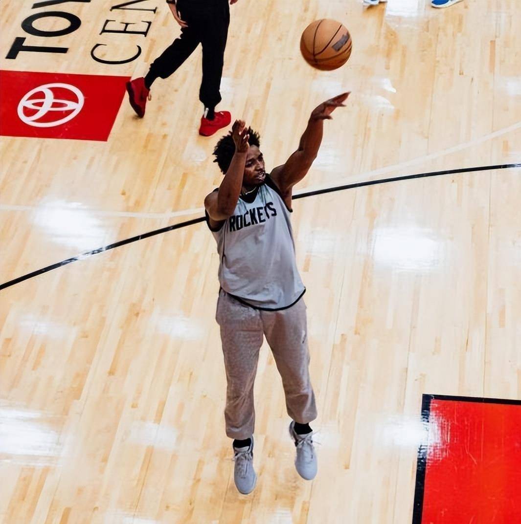 九游体育-杜兰特连续五场比赛得分超过惊险取胜，切尔西挑战极限！的简单介绍