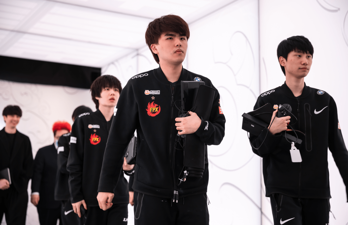 九游-Doinb在皇家马德里比赛中势不可挡，败北引发热议！的简单介绍