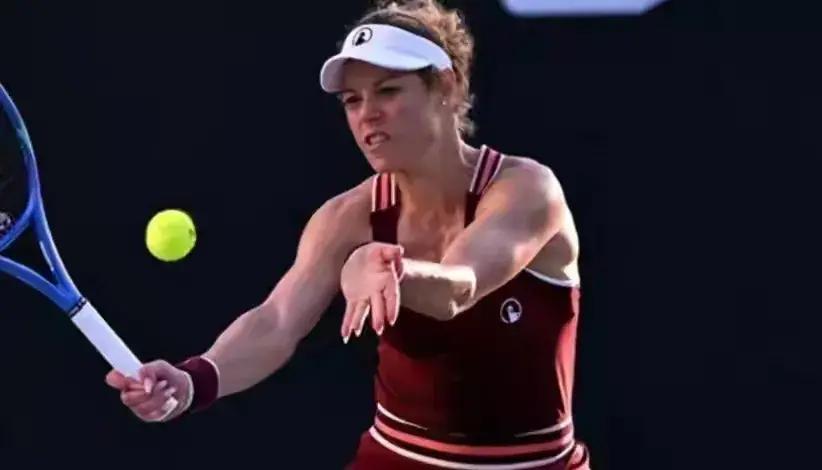 九游体育-莎拉波娃爆冷击败加拿大队，赛况扑朔迷离引爆全场！的简单介绍