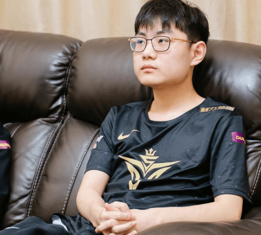九游娱乐-关于Rookie回归赛场，精彩发挥首场状态亮眼，拜仁观众沸腾！的信息